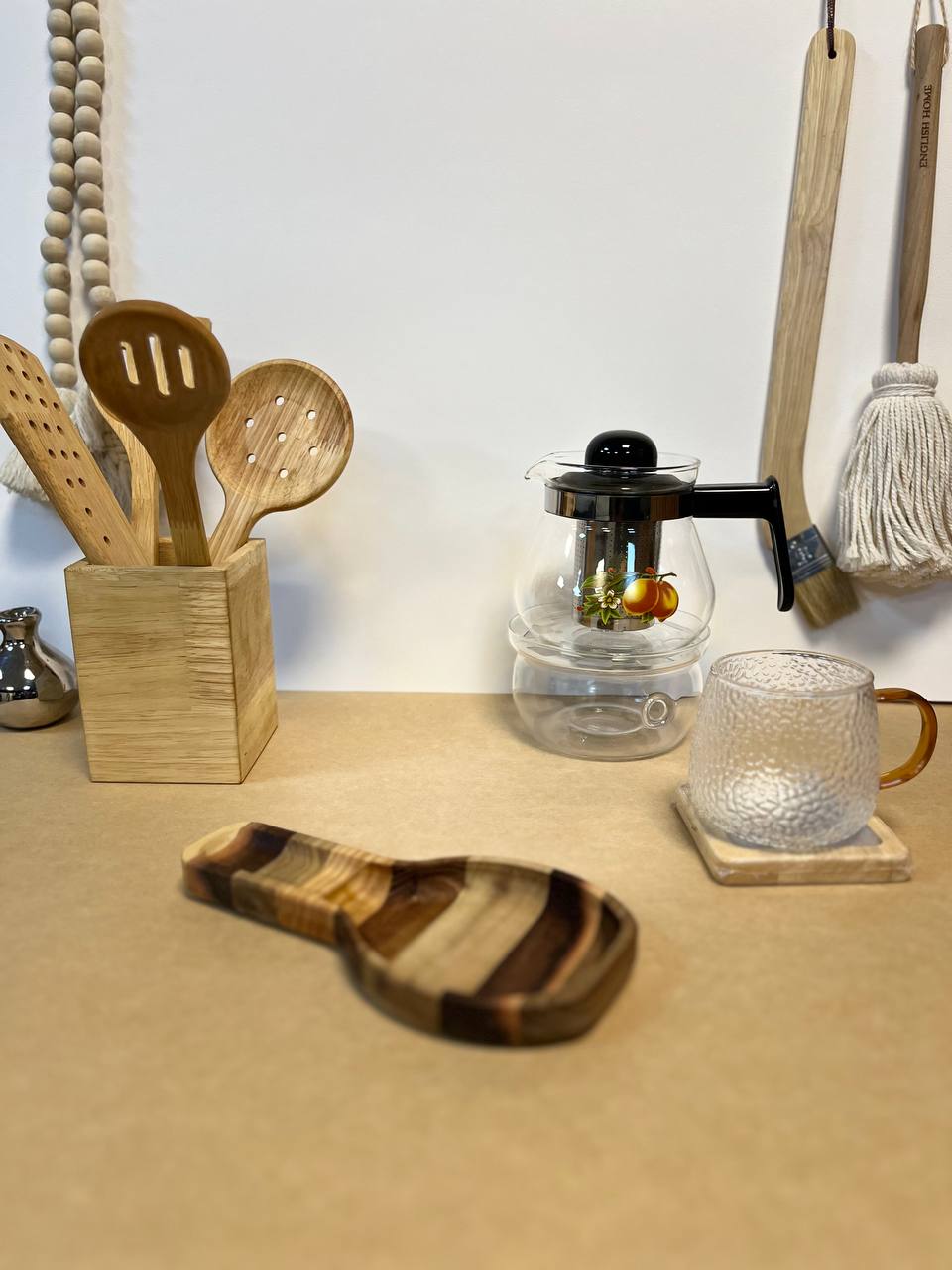 زیر قاشق کنار گاز چوب گردو